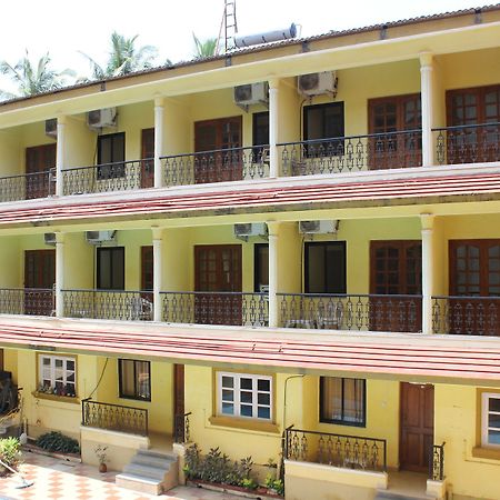 Oyo 7333 V Palms Otel Candolim Dış mekan fotoğraf